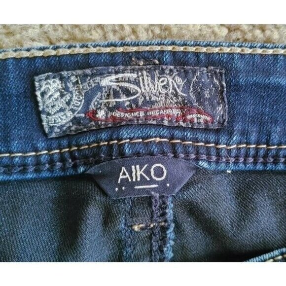Silver Aiko Jeans Mid Rise Boot Cut Womens Size 29/31 Stretch Cotton Blend - Picture 2 of 4